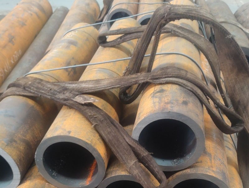 云南15CrMoG无缝钢管切割